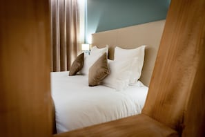 Room - 2 en-suite bedrooms · private parking — 17th-c. house, old town Colmar (Colmar)