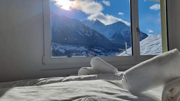 1 bedroom, travel crib, free WiFi