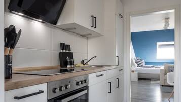 Køleskab, ovn, kogeplade, opvaskemaskine