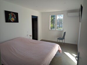 4 chambres, fer et planche à repasser, lit parapluie, Wi-Fi gratuit