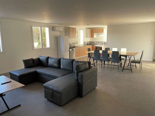 4 Bedroom Cottage in Fontaine-sur-Ay