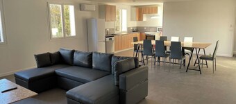 4 Bedroom Cottage in Fontaine-sur-Ay