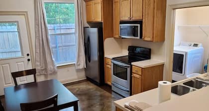 Chateau 1, spacious townhouse in Tickfaw, LA