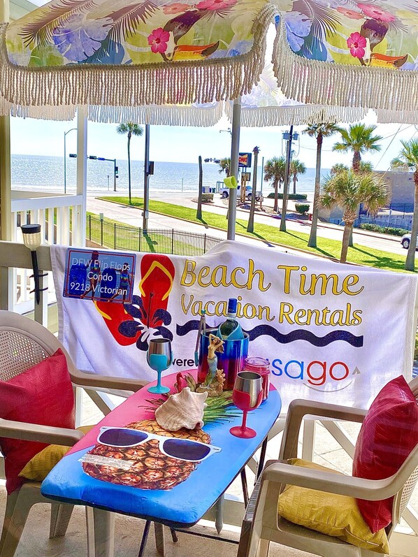 Outdoor dining - DFW Flip Flops, Enjoy up to 45% off high season rates for a limited time! (Galveston)