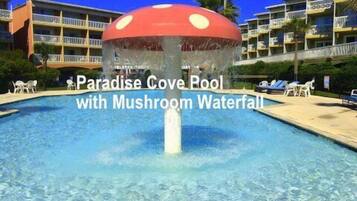 Lämmitetty uima-allas