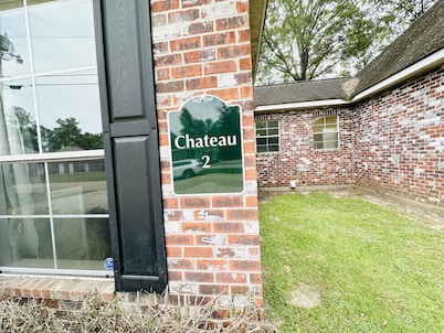Chateau 2, spacious townhouse in Tickfaw, LA