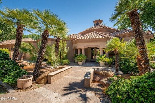 Villa Acacia 2 Bedroom Condo by RedAwning