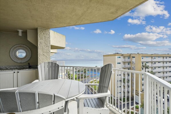 Condo, 3 Bedrooms | Property grounds