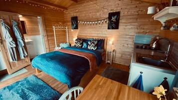 1 bedroom, bed sheets