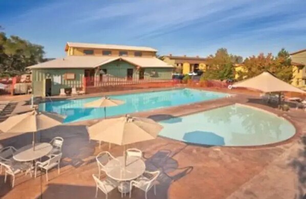 Outdoor pool, a heated pool