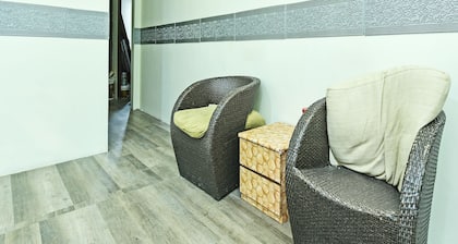 OYO 90431 Cz Hotel