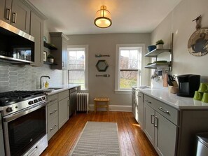 Fridge, microwave, oven, stovetop - Spectacular Location: State Circle Apartment (Annapolis)