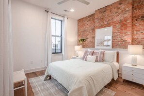1 habitación, tabla de planchar con plancha, wifi gratis y ropa de cama 