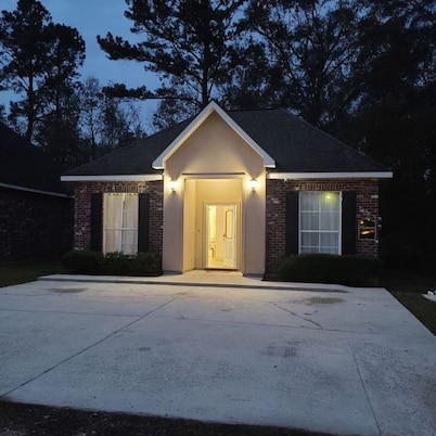 Chateau 7, spacious townhouse in Tickfaw, LA