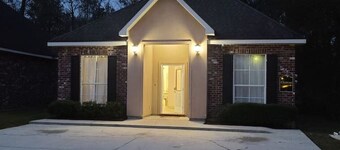 Chateau 7, spacious townhouse in Tickfaw, LA