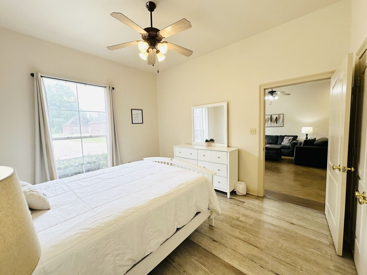 2 bedrooms, iron/ironing board, travel crib, WiFi (free)