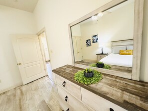 2 bedrooms, iron/ironing board, travel crib, free WiFi - Chateau 7, spacious townhouse in Tickfaw, LA (Tickfaw)