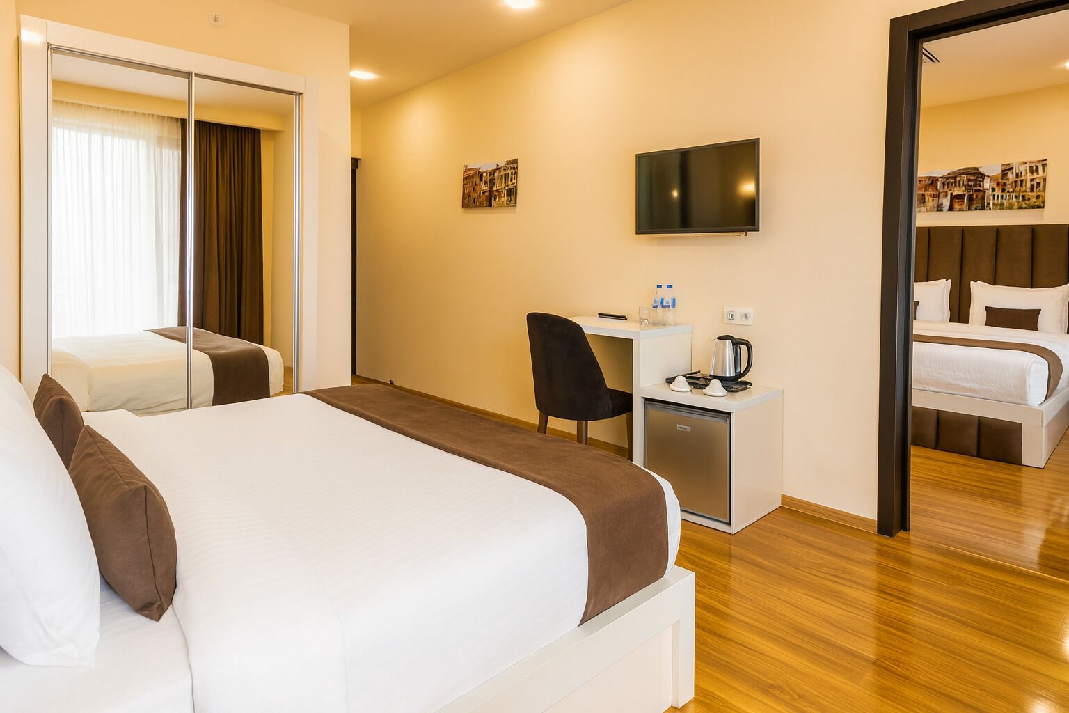 家庭套房, 多間臥室 | 義大利 Frette 床單、高級寢具、迷你吧、客房內保險箱