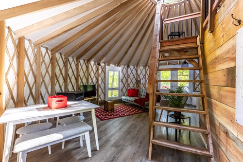 Le Lièvre Luxury Yurt