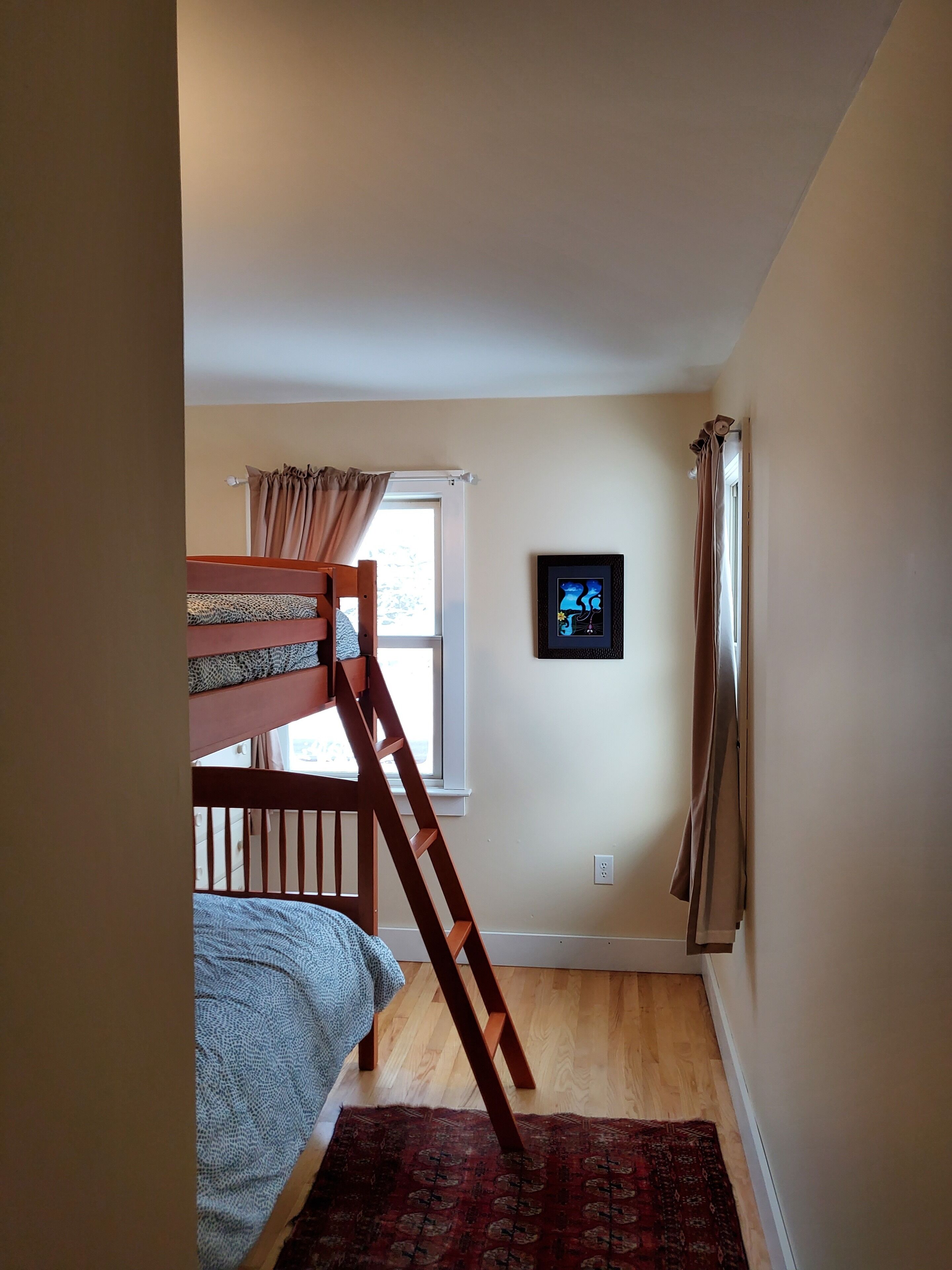 3 bedrooms, free WiFi, bed sheets