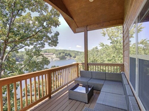 Cabin at Dripping Springs 💦 🛶 