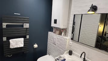 Hair dryer, towels