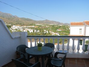 Outdoor dining - Estudio CON Terraza Y Preciosas Vistas (Nerja)