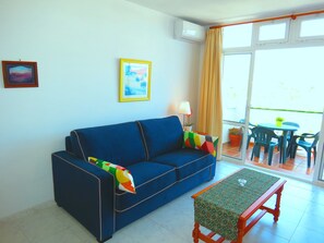 TV - Estudio CON Terraza Y Preciosas Vistas (Nerja)