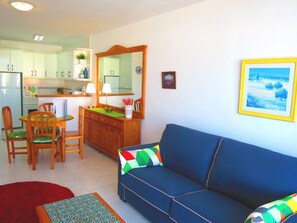 TV - Estudio CON Terraza Y Preciosas Vistas (Nerja)