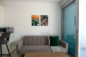 이그제큐티브 아파트 | 거실 공간 | TV