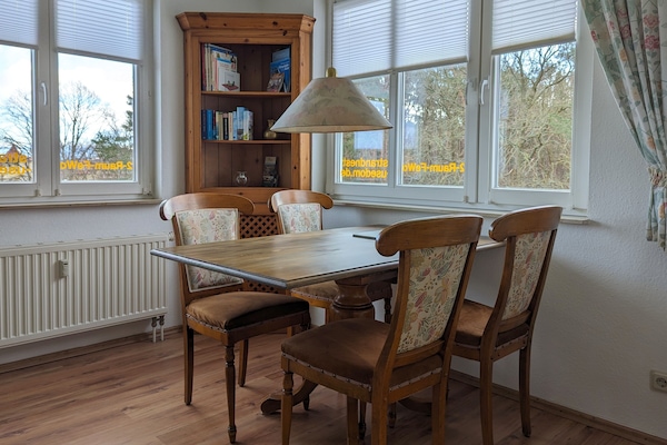 Wohnzimmer mit Essbereich