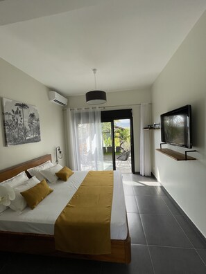 1 chambre, bureau, chambres insonorisées, fer et planche à repasser