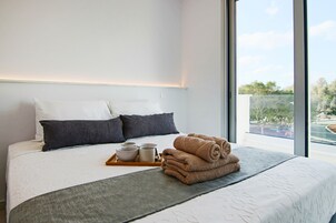 Executive Apartment | 2 bedrooms, in-room safe, iron/ironing board, free WiFi