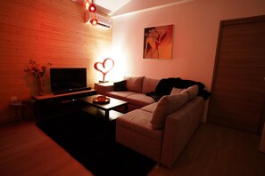 Smart-TV, Kamin, Bücher