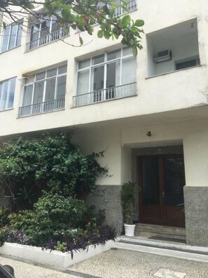 تفاصيل الفندق من الخارج