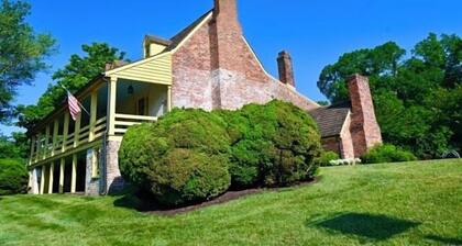 The New Kent Ordinary and Bassett's Tavern, Historic Luxury Vacation Rental