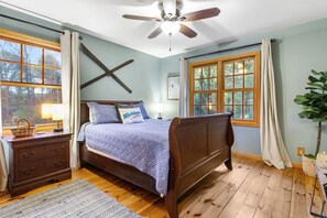 4 camere, una scrivania, ferro/asse da stiro, Wi-Fi gratuito