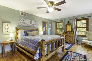 4 bedrooms, desk, iron/ironing board, travel crib - Secluded dog-friendly cabin on 10 acres - hot tub & game room! (Fennville)