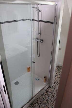 Bathtub - House near the sea garden 5000m2 (Saint-Philibert)
