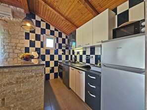 Private kitchen - Flamingo house with private swimming pool and sauna (SEGET GORNJI)