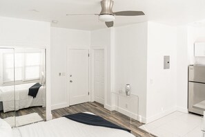 1 bedroom, WiFi - Mid City Retreat! (Los Angeles)