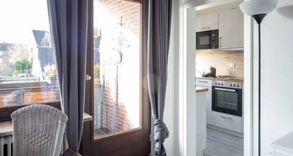 Vacation apartment Jade in the city by the sea
