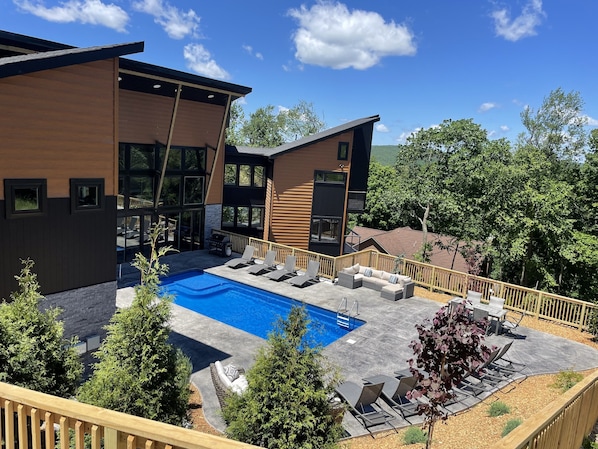 Outdoor pool, a heated pool