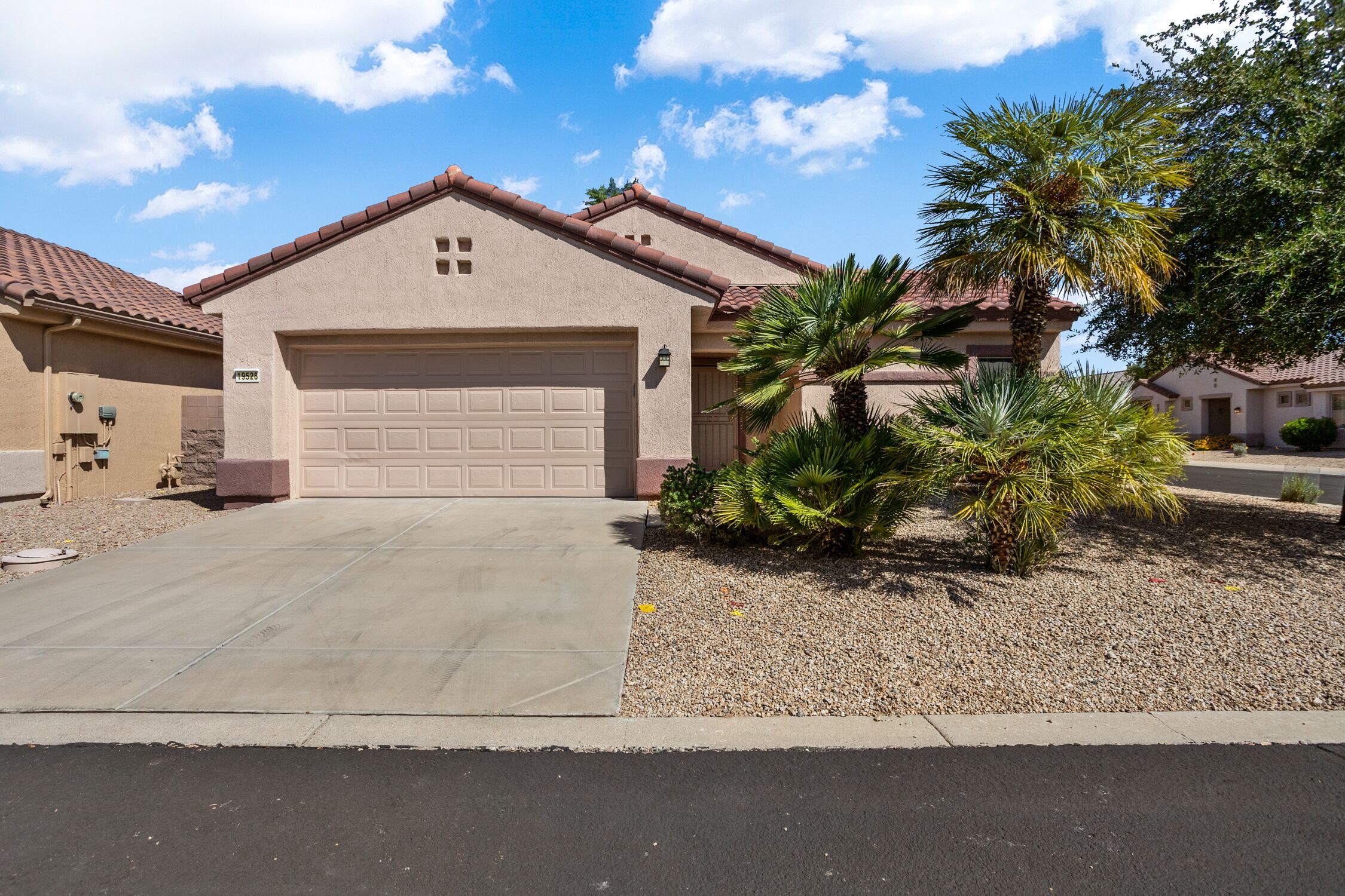 BEAUTIFUL HOME WITH GOLF CART