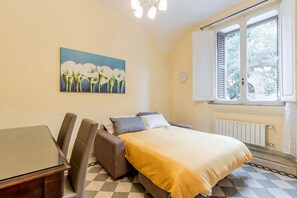 2 chambres, fer et planche à repasser, lit parapluie, Wi-Fi gratuit