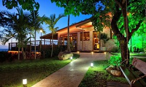 Exterior - Villa Collie: Luxury Retreat/7 King Master BR/Maid (Sosúa)