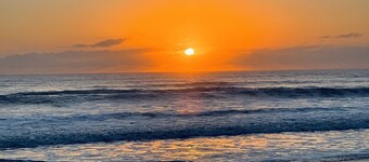 JUST BEACHY A Seaside Serenity Coastal Retreat Outdoor Shower FastWifi 
