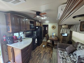 Smart TV, videogiochi, impianto stereo