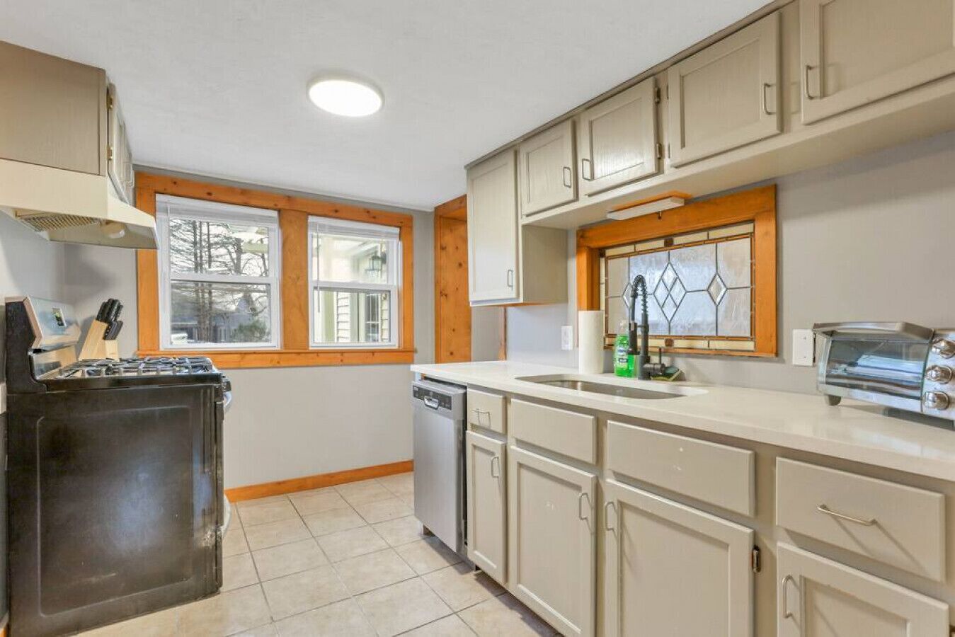 冰箱、微波炉、烤箱、炉灶