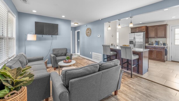 Unclassified image, 1 of 25, button - [NEW] Family Style 5BR Home Mins From Buckroe Beach (Hampton)
